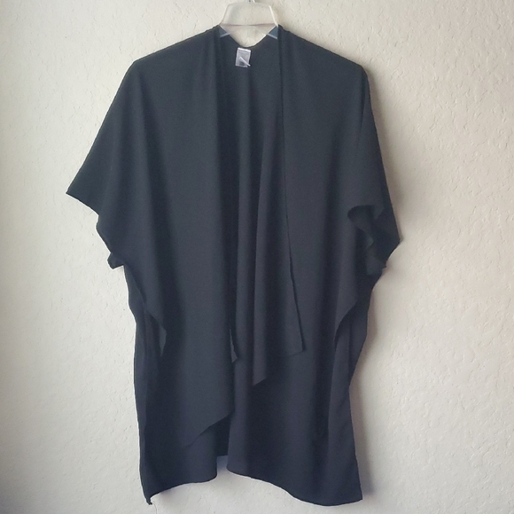 4/$20 Women's Solid Woven Layering Piece - Picture 5 of 5